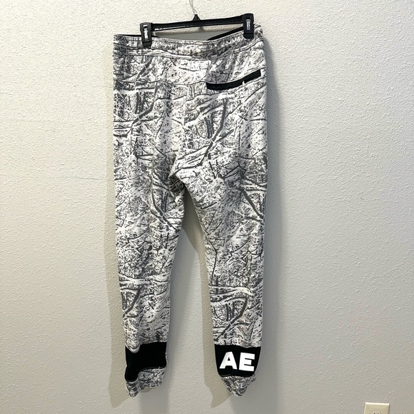 American Eagle White Camo Joggers Large Tall - Picture 2 of 8